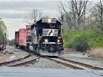 NS 3472 leads Train Symbol H75 returning to Allentown Yard